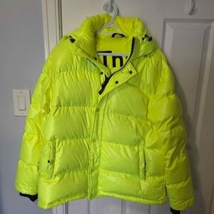 ARITZIA TNA Super Puff, Original Length, Hi-Gloss, Size XL